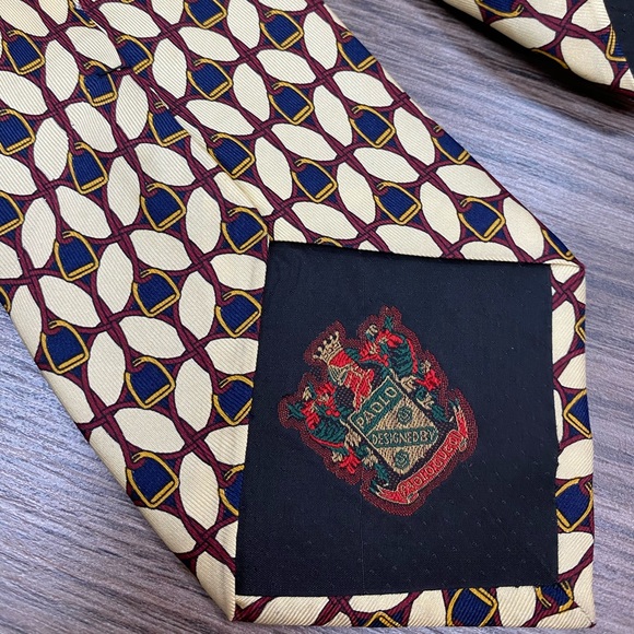 Gucci Yellow, Red, Navy & Gold Horse Bit Tie - Picture 4 of 5